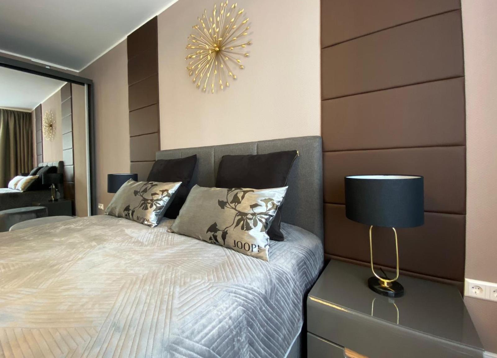 Luxus Apartment With Balcony Dortmund Bagian luar foto